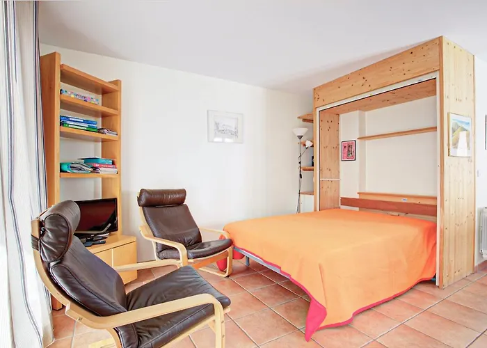 Obelisque 1a - Au Rez-de-chaussee Port Vendres